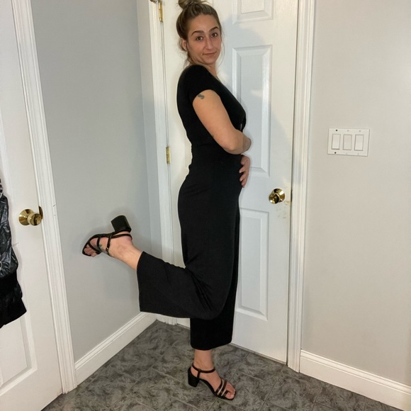 Black Derek Heart Bodysuit with Keyhole front accent - Picture 8 of 12